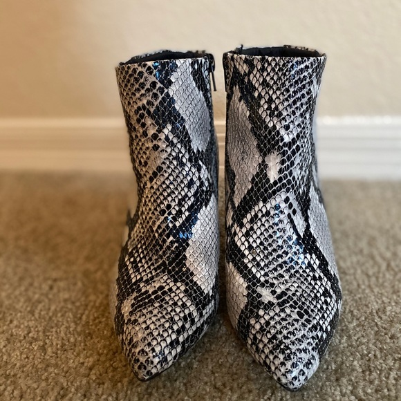 Snake skin booties - Picture 3 of 3
